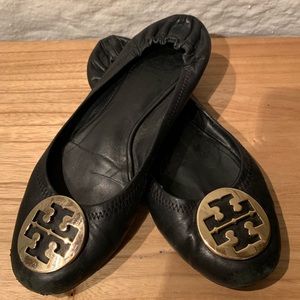 🥿TORY BURCH black flats with gold logo